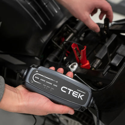 CTEK CT5 Powersport 2.3A  Wet / AGM / Lithium 12v