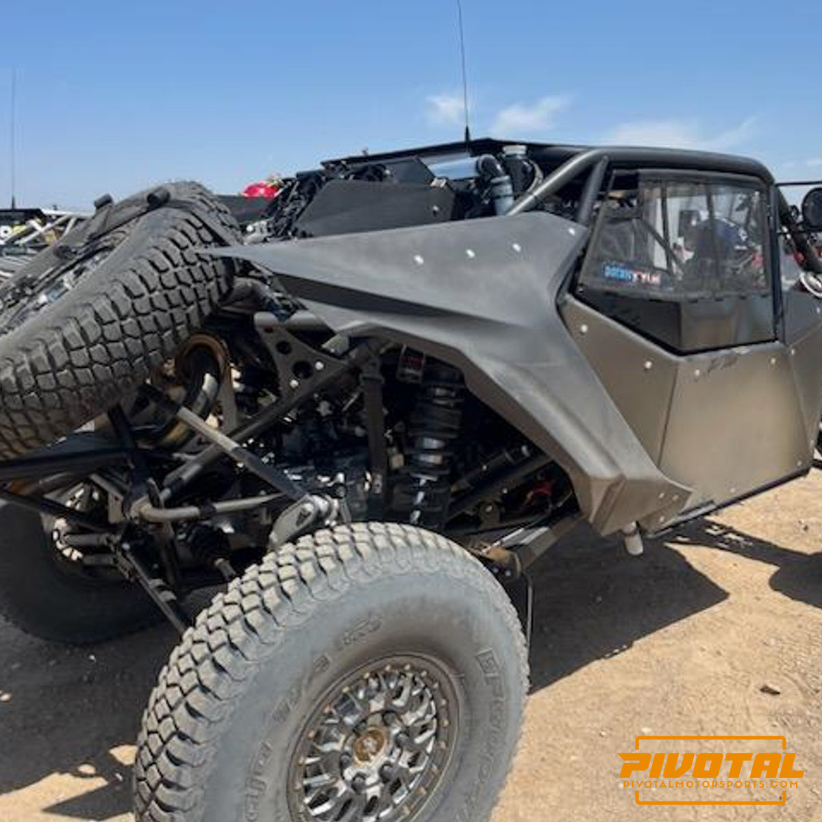 Can-Am Maverick R RACE Rear One Piece Fenders - Fiberglass- Pivotal ...