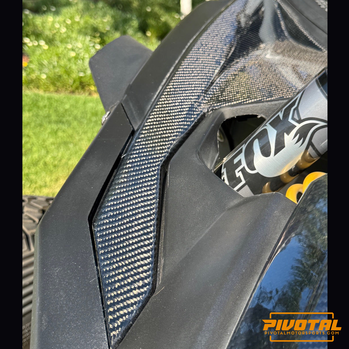 Can-Am 17-26 Maverick X3 Front Inner Fender - Carbon Fiber Pivotal Motorsports